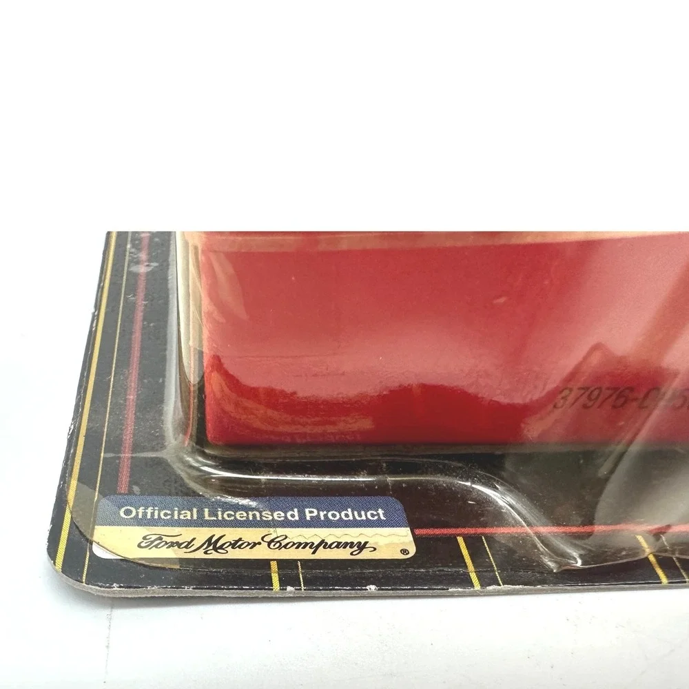 Matchbox 1921 Ford Model T 1/64 Red Coca-Cola Collection Die-Cast Car 37983